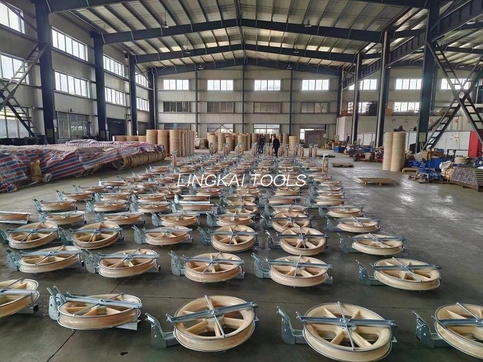 ສາມອາລູມິນຽມ Sheaves Helicopter Stringing Blocks ສໍາລັບ String ເຊືອກນັກບິນ