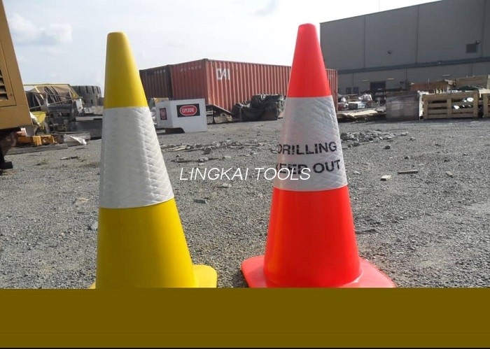 Traffic Retractable Safety Cones ສໍາລັບພື້ນທີ່ກໍ່ສ້າງການອອກແບບທີ່ກໍາຫນົດເອງ